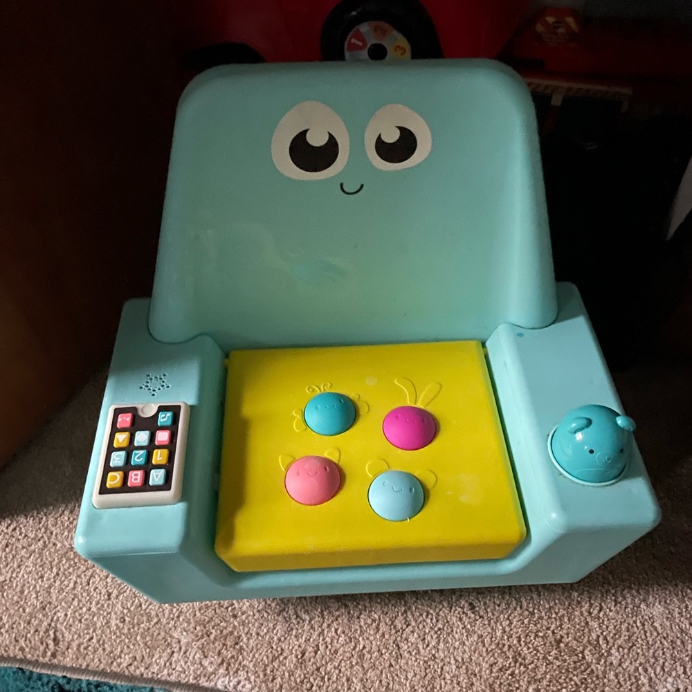 B play sensory play chair